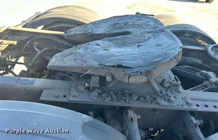 image for item DN0695 2014 Kenworth  T660 semi truck