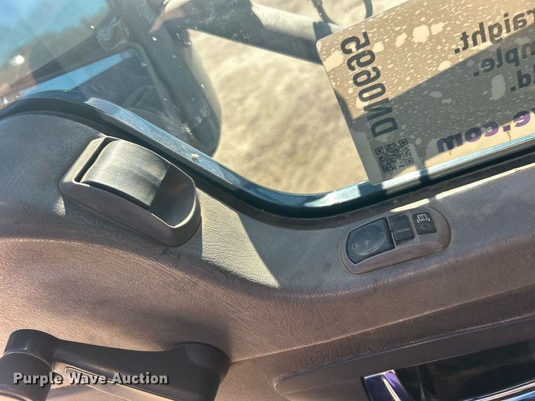 image for item DN0695 2014 Kenworth  T660 semi truck