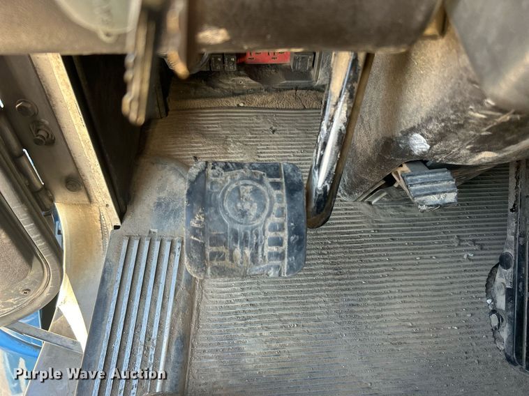 image for item DN0695 2014 Kenworth  T660 semi truck