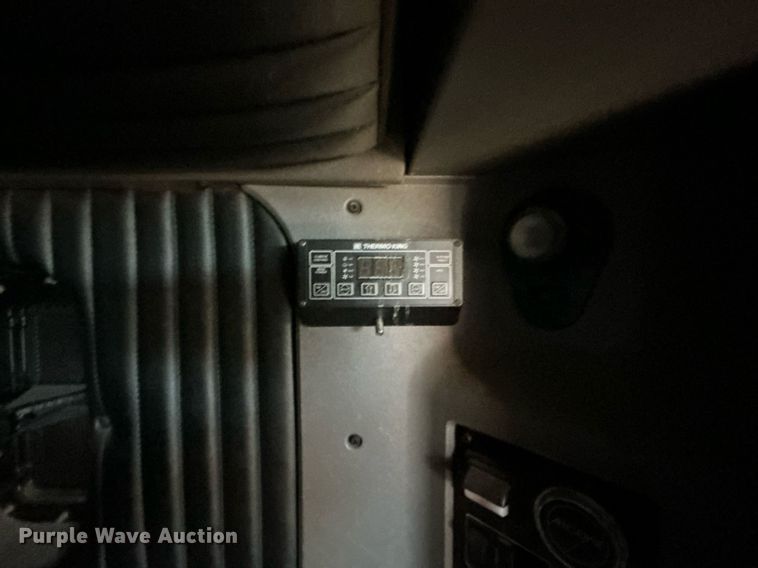 image for item DN0695 2014 Kenworth  T660 semi truck