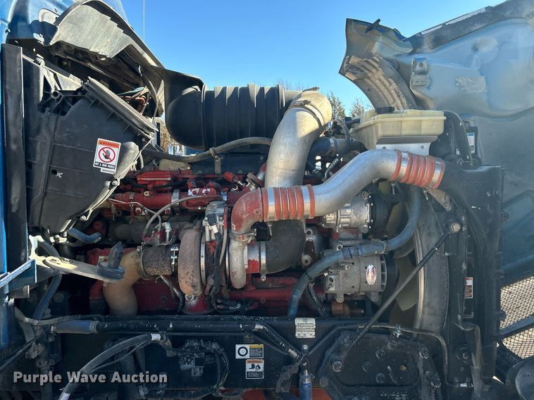 image for item DN0695 2014 Kenworth  T660 semi truck