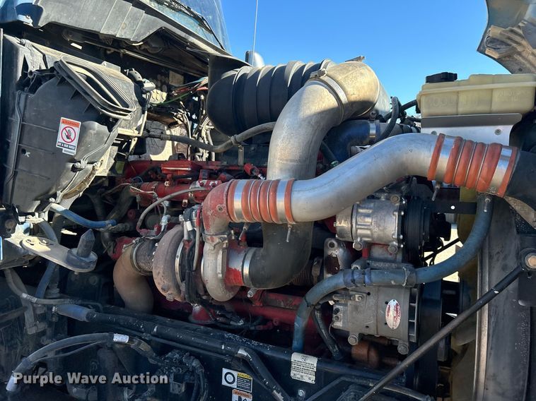 image for item DN0695 2014 Kenworth  T660 semi truck