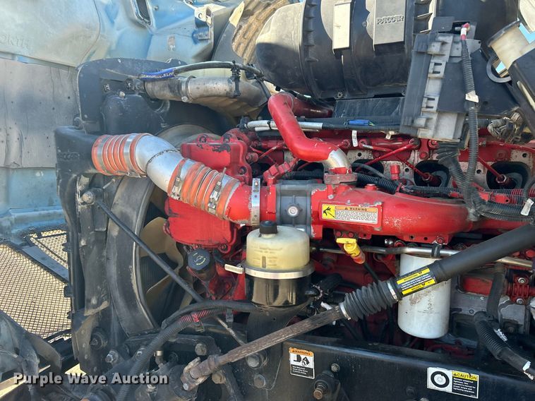 image for item DN0695 2014 Kenworth  T660 semi truck