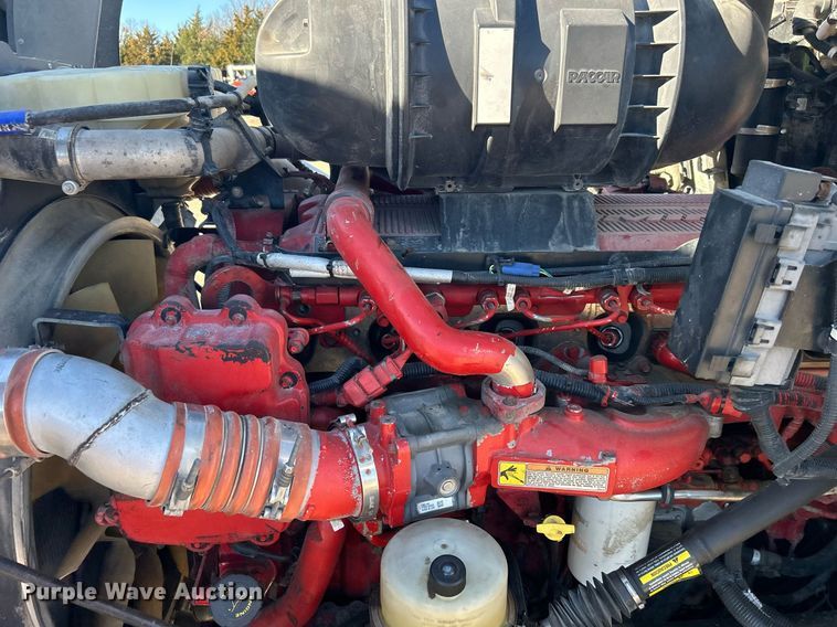 image for item DN0695 2014 Kenworth  T660 semi truck