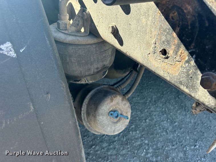 image for item DN0695 2014 Kenworth  T660 semi truck