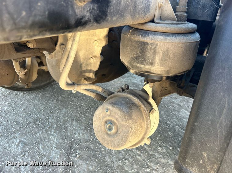 image for item DN0695 2014 Kenworth  T660 semi truck