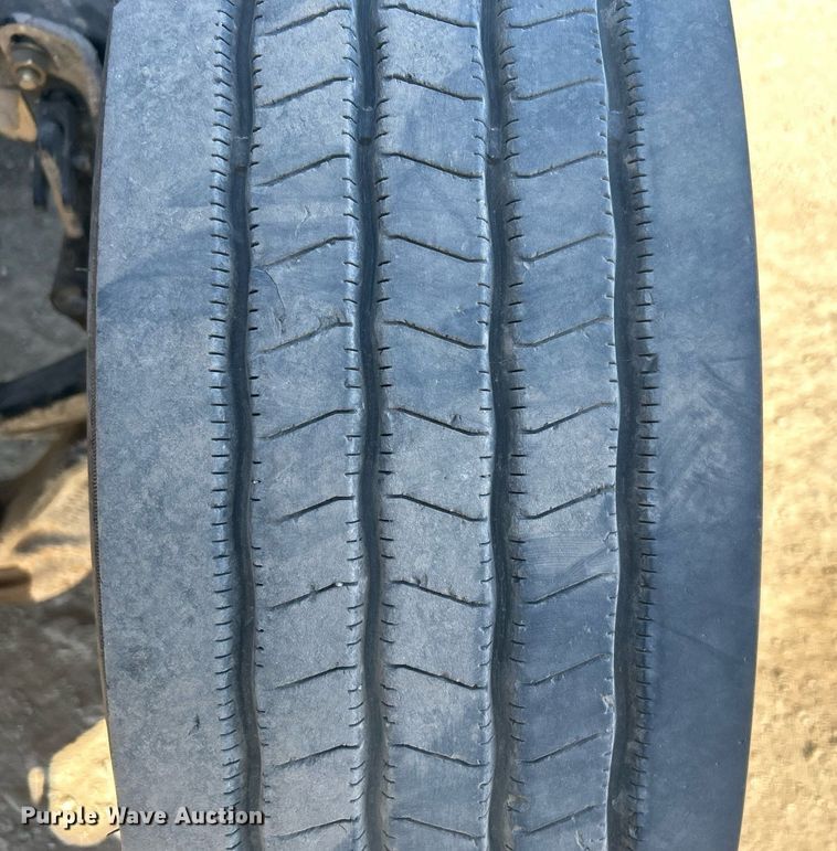 image for item DN0695 2014 Kenworth  T660 semi truck