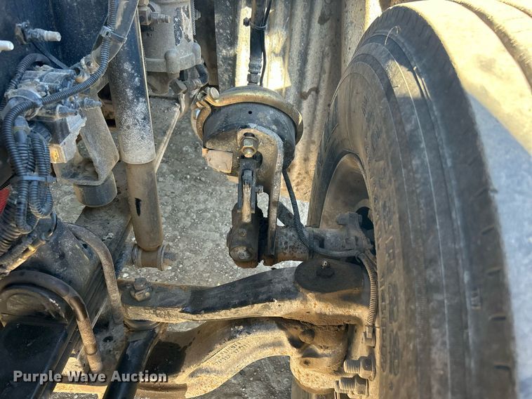 image for item DN0695 2014 Kenworth  T660 semi truck