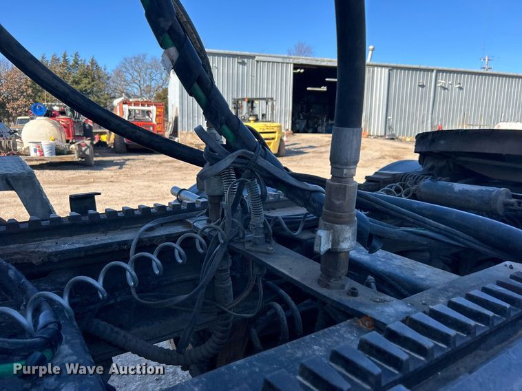 image for item DN0697 2012 Peterbilt  367 semi truck