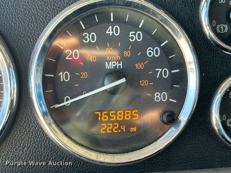 image for item DN0697 2012 Peterbilt  367 semi truck