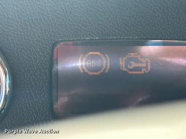 image for item DN0697 2012 Peterbilt  367 semi truck