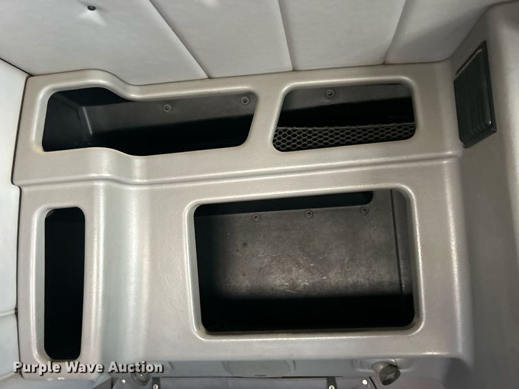 image for item DN0697 2012 Peterbilt  367 semi truck