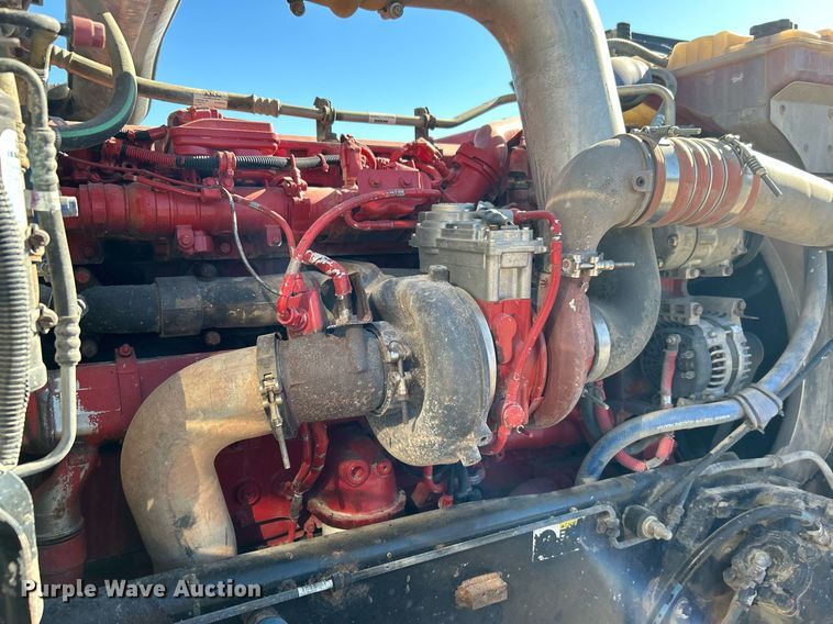 image for item DN0697 2012 Peterbilt  367 semi truck