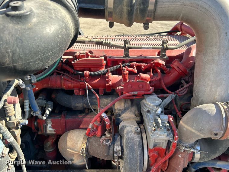 image for item DN0697 2012 Peterbilt  367 semi truck