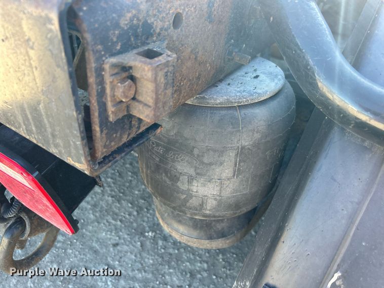 image for item DN0697 2012 Peterbilt  367 semi truck