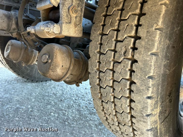 image for item DN0697 2012 Peterbilt  367 semi truck