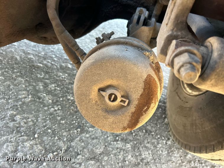 image for item DN0697 2012 Peterbilt  367 semi truck