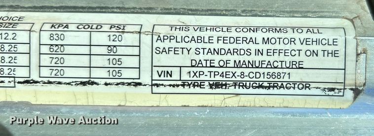 image for item DN0697 2012 Peterbilt  367 semi truck