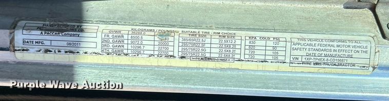 image for item DN0697 2012 Peterbilt  367 semi truck