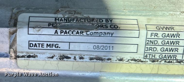 image for item DN0697 2012 Peterbilt  367 semi truck