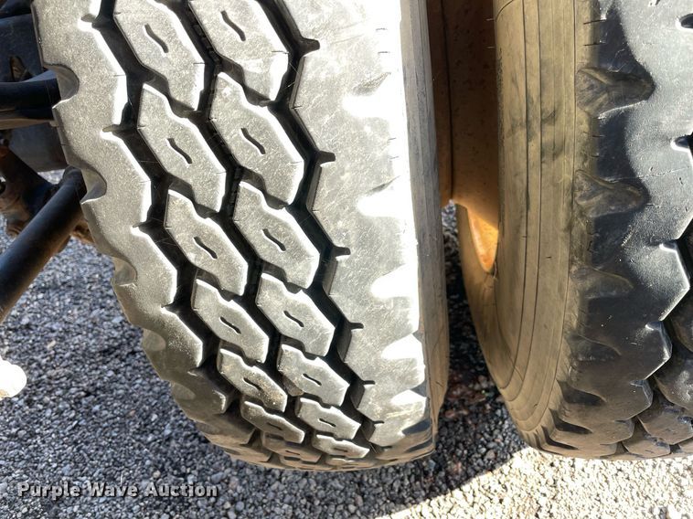 image for item DN3752 1999 Smith SC2002 side dump trailer