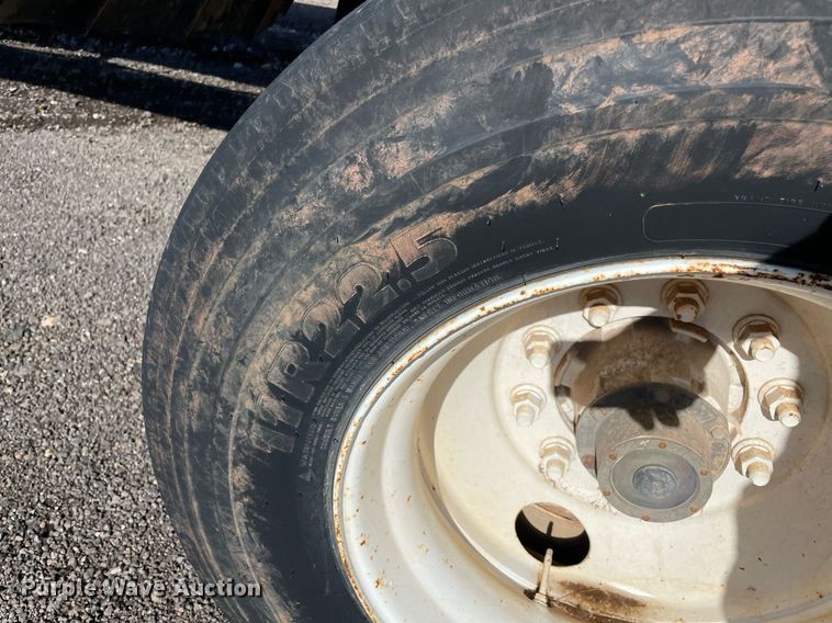 image for item DN3752 1999 Smith SC2002 side dump trailer