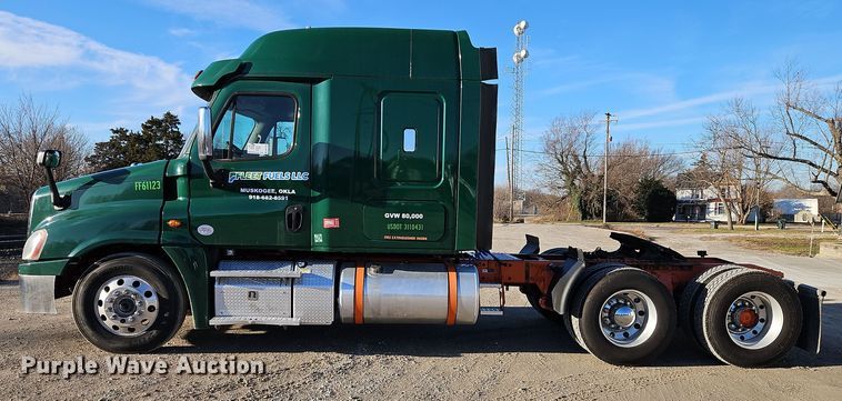 image for item DN7154 2016 Freightliner  Cascadia semi truck