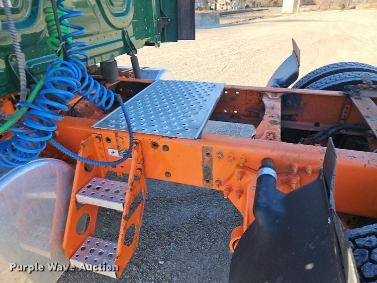 image for item DN7154 2016 Freightliner  Cascadia semi truck