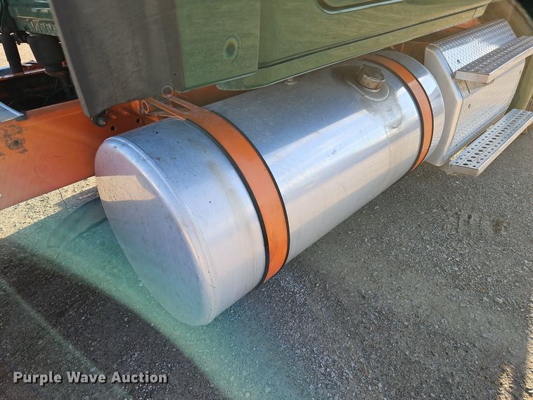 image for item DN7154 2016 Freightliner  Cascadia semi truck