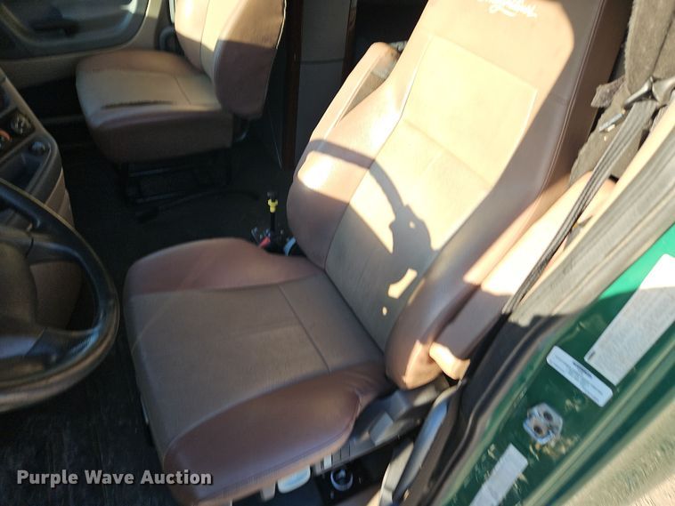 image for item DN7154 2016 Freightliner  Cascadia semi truck