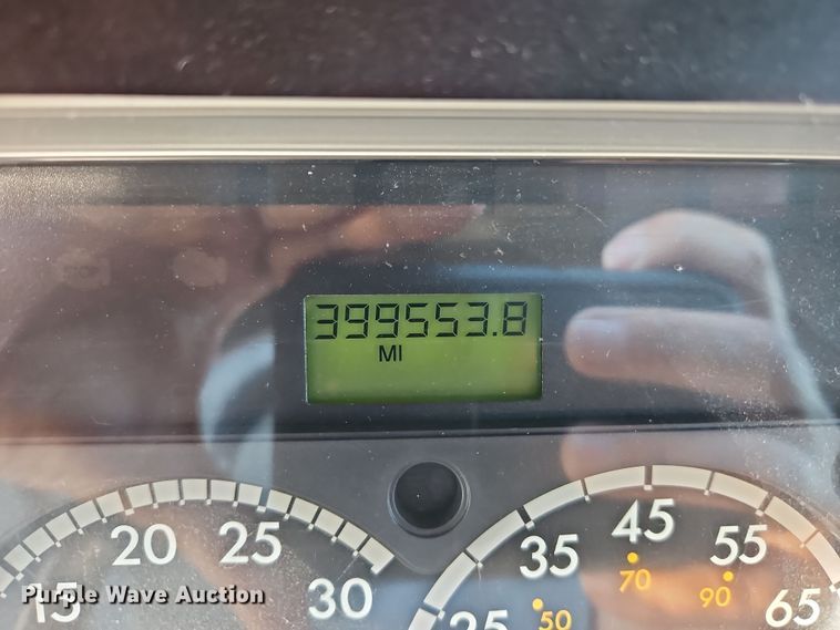 image for item DN7154 2016 Freightliner  Cascadia semi truck