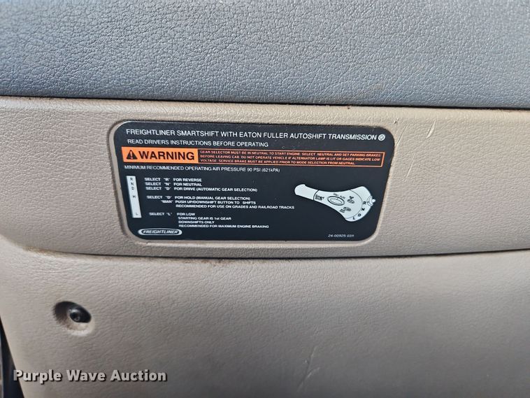 image for item DN7154 2016 Freightliner  Cascadia semi truck