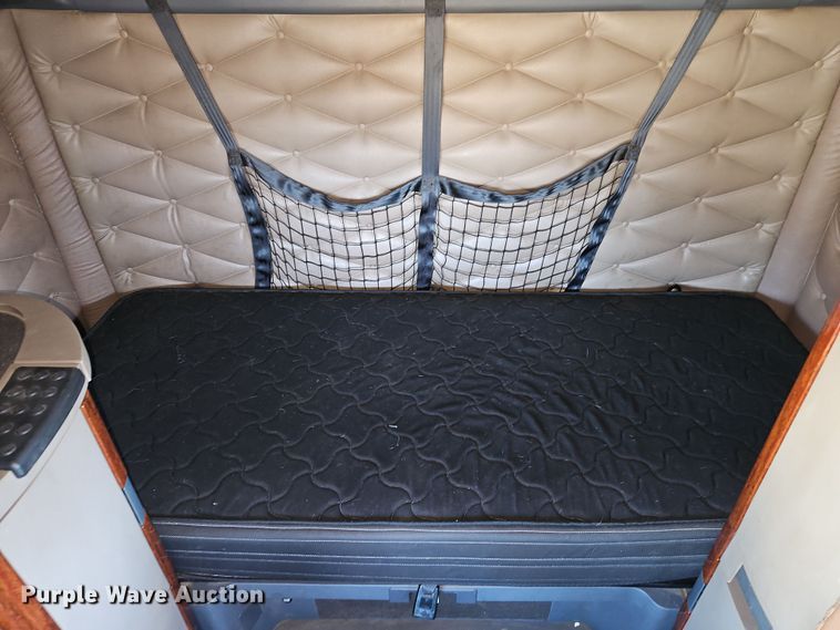 image for item DN7154 2016 Freightliner  Cascadia semi truck