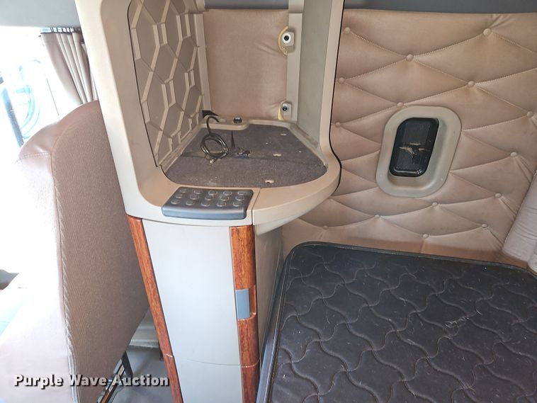 image for item DN7154 2016 Freightliner  Cascadia semi truck