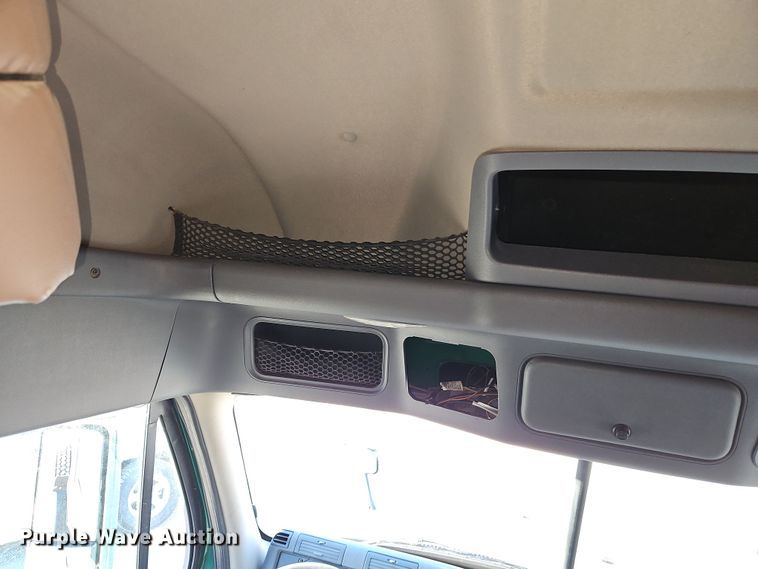 image for item DN7154 2016 Freightliner  Cascadia semi truck