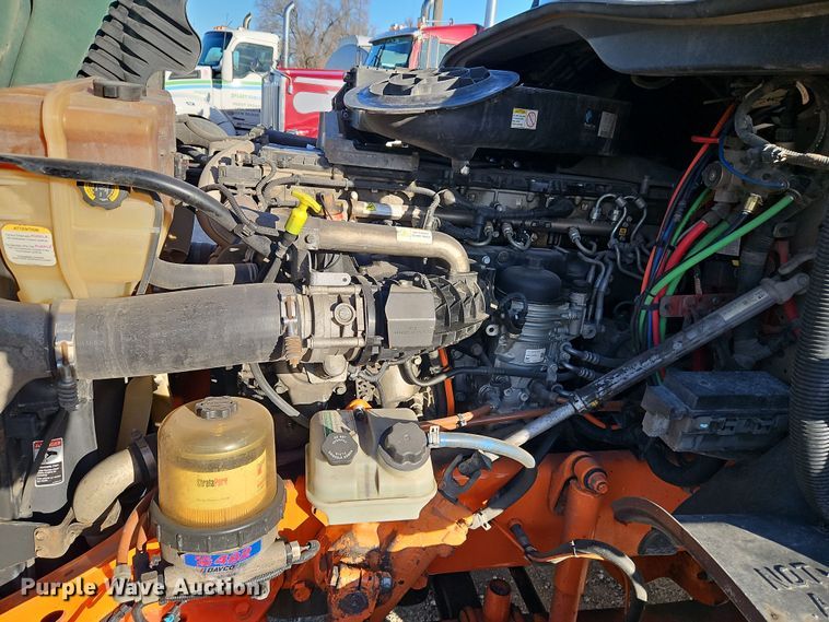 image for item DN7154 2016 Freightliner  Cascadia semi truck