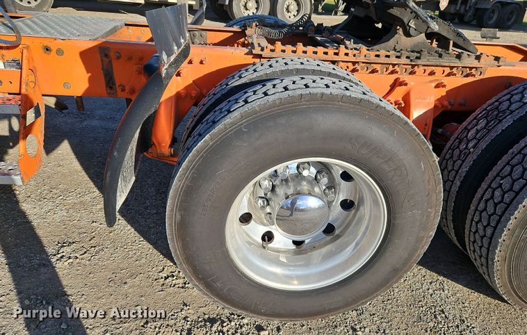 image for item DN7154 2016 Freightliner  Cascadia semi truck