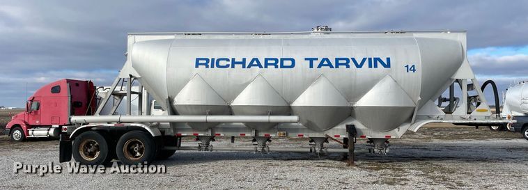 image for item DP0289 1981 J&L Tank 3478 pneumatic dry bulk trailer