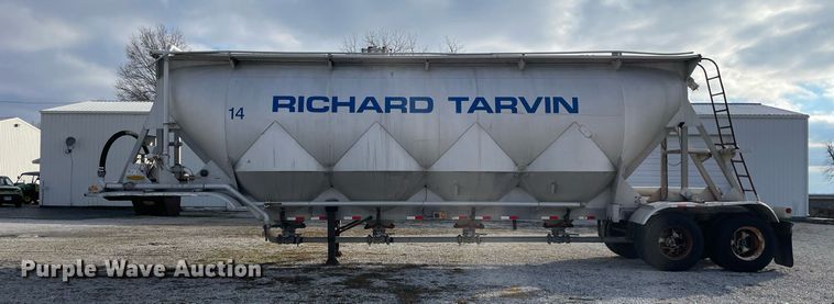 image for item DP0289 1981 J&L Tank 3478 pneumatic dry bulk trailer