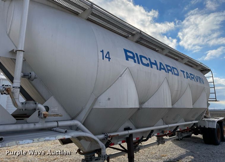 image for item DP0289 1981 J&L Tank 3478 pneumatic dry bulk trailer