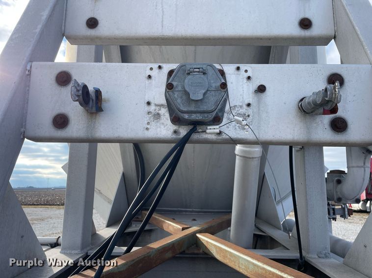 image for item DP0289 1981 J&L Tank 3478 pneumatic dry bulk trailer