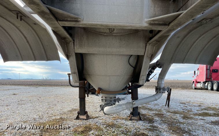 image for item DP0289 1981 J&L Tank 3478 pneumatic dry bulk trailer