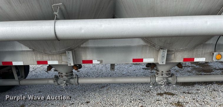 image for item DP0289 1981 J&L Tank 3478 pneumatic dry bulk trailer