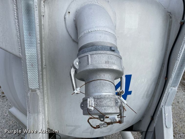 image for item DP0289 1981 J&L Tank 3478 pneumatic dry bulk trailer