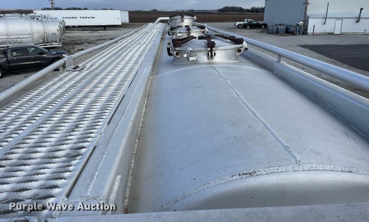 image for item DP0289 1981 J&L Tank 3478 pneumatic dry bulk trailer