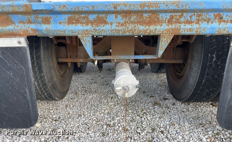 image for item DP0289 1981 J&L Tank 3478 pneumatic dry bulk trailer