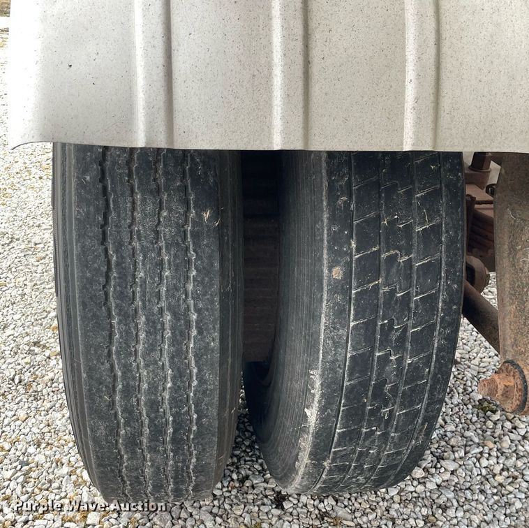 image for item DP0289 1981 J&L Tank 3478 pneumatic dry bulk trailer