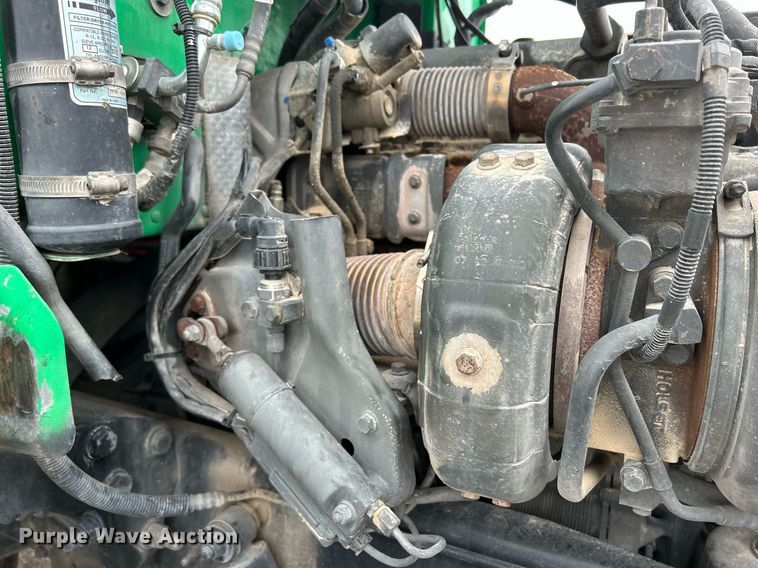 image for item DS0788 2013 Peterbilt  384 semi truck