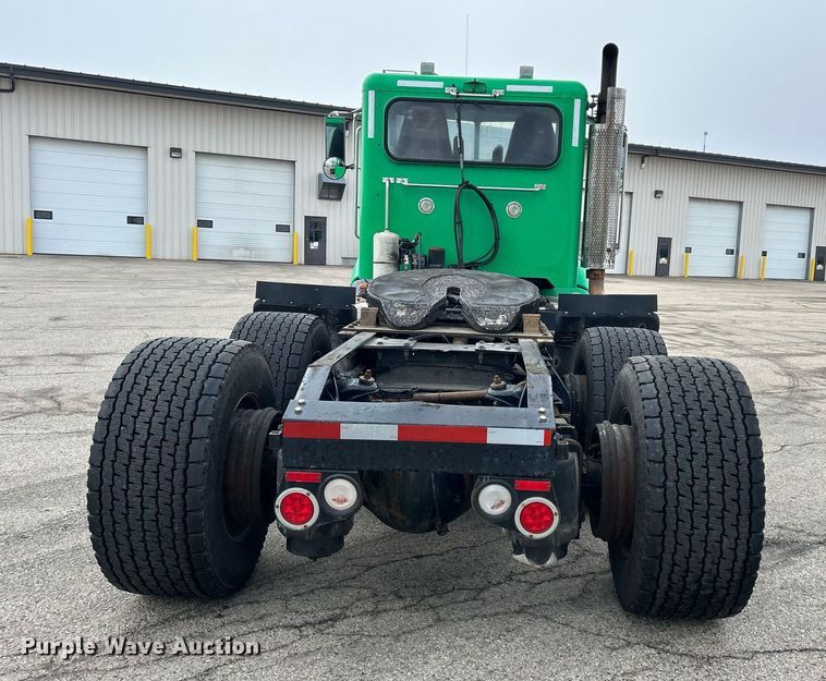 image for item DS0789 2012 Peterbilt  384 semi truck