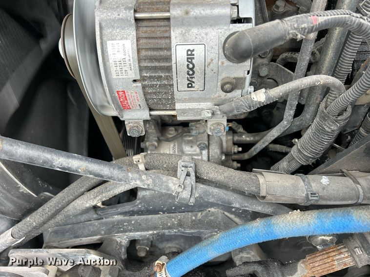 image for item DS0789 2012 Peterbilt  384 semi truck